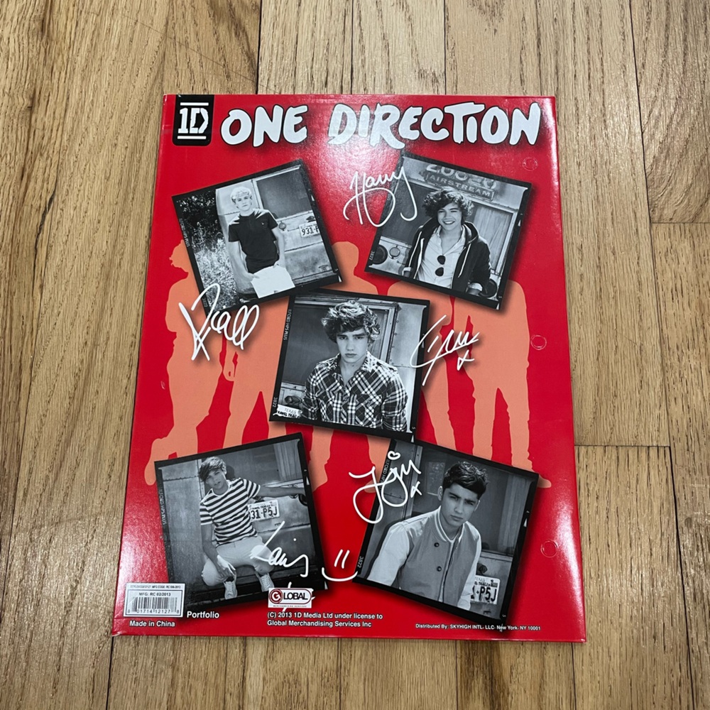 One Direction folder - Picture 3 of 3